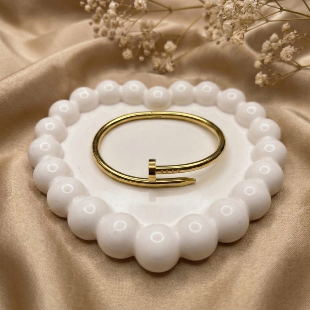Nail Cut Cartier
