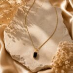 Nova Geometric Pendant Necklace (Black/white)