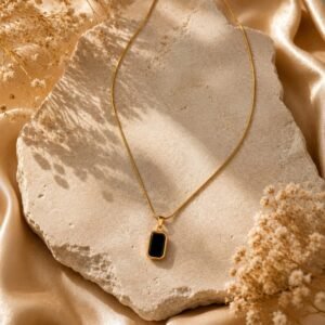 Nova Geometric Pendant Necklace (Black/white)