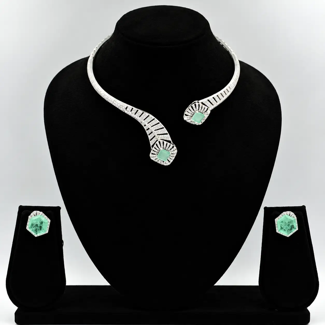 Emerald Twist Necklace