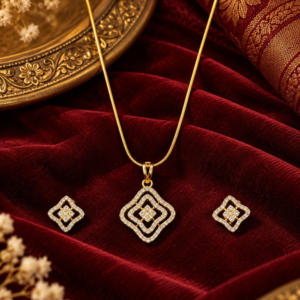 Roop Pendant Set